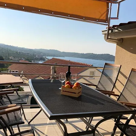 Apartament Mare